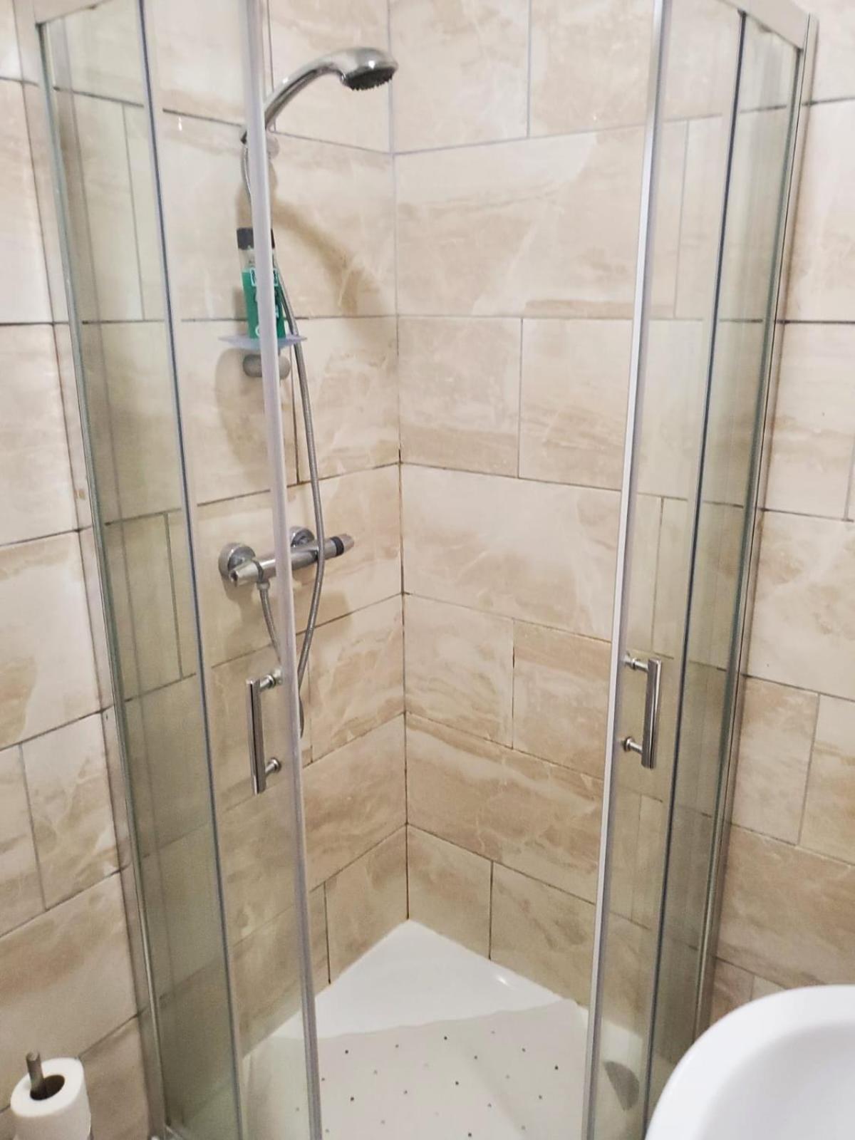 En Suite Bedrooms, Heaton, Newcastle Room photo
